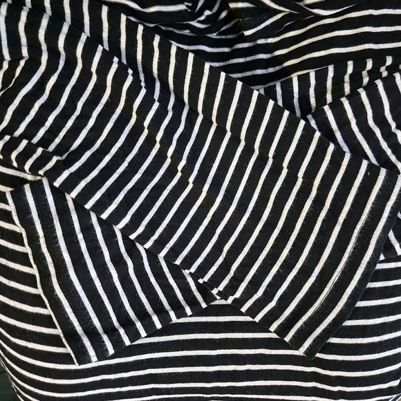 Old Navy Soft Black White Striped Long Sleeve T-shirt Women's XXL 2XL Plus Size - Picture 4 of 6